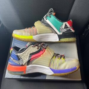 Colorful Athletic Sneakers Nike KD 7 'What The KD' Sneakers Men Size 10.5